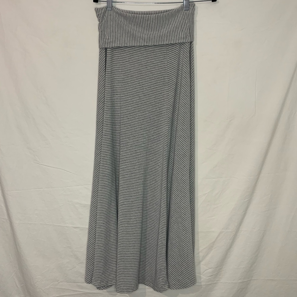 Gap Gray and White Striped Skirt Long Knit